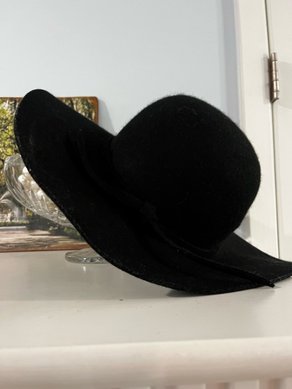 Black Wide-Brim Wool Women's Hat - Elegant Classic